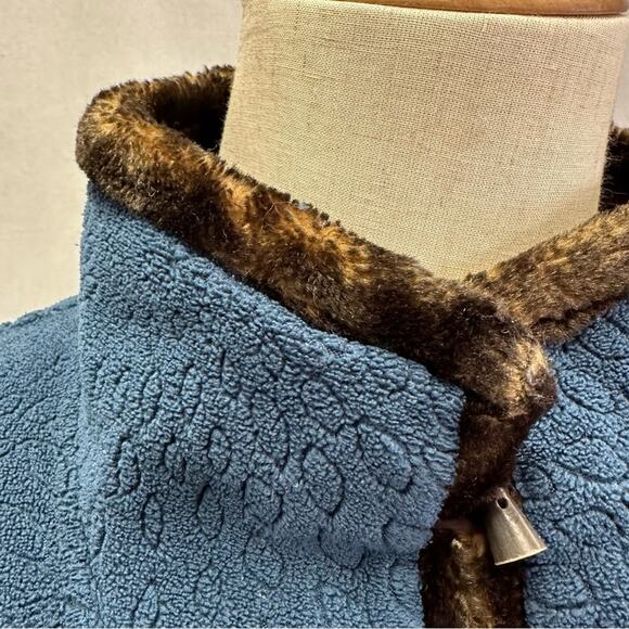 Wooly Bully Wear Colorado blue 1/4 toggle fleece pullover size small faux fur - Picture 5 of 14